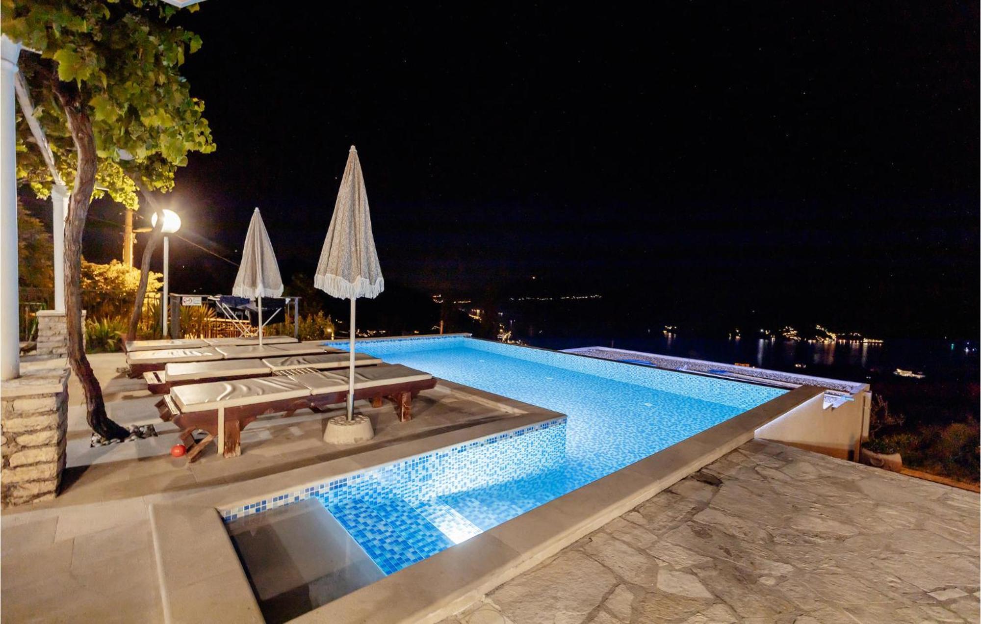 Amazing Home In Herceg Novi With House Sea View المظهر الخارجي الصورة
