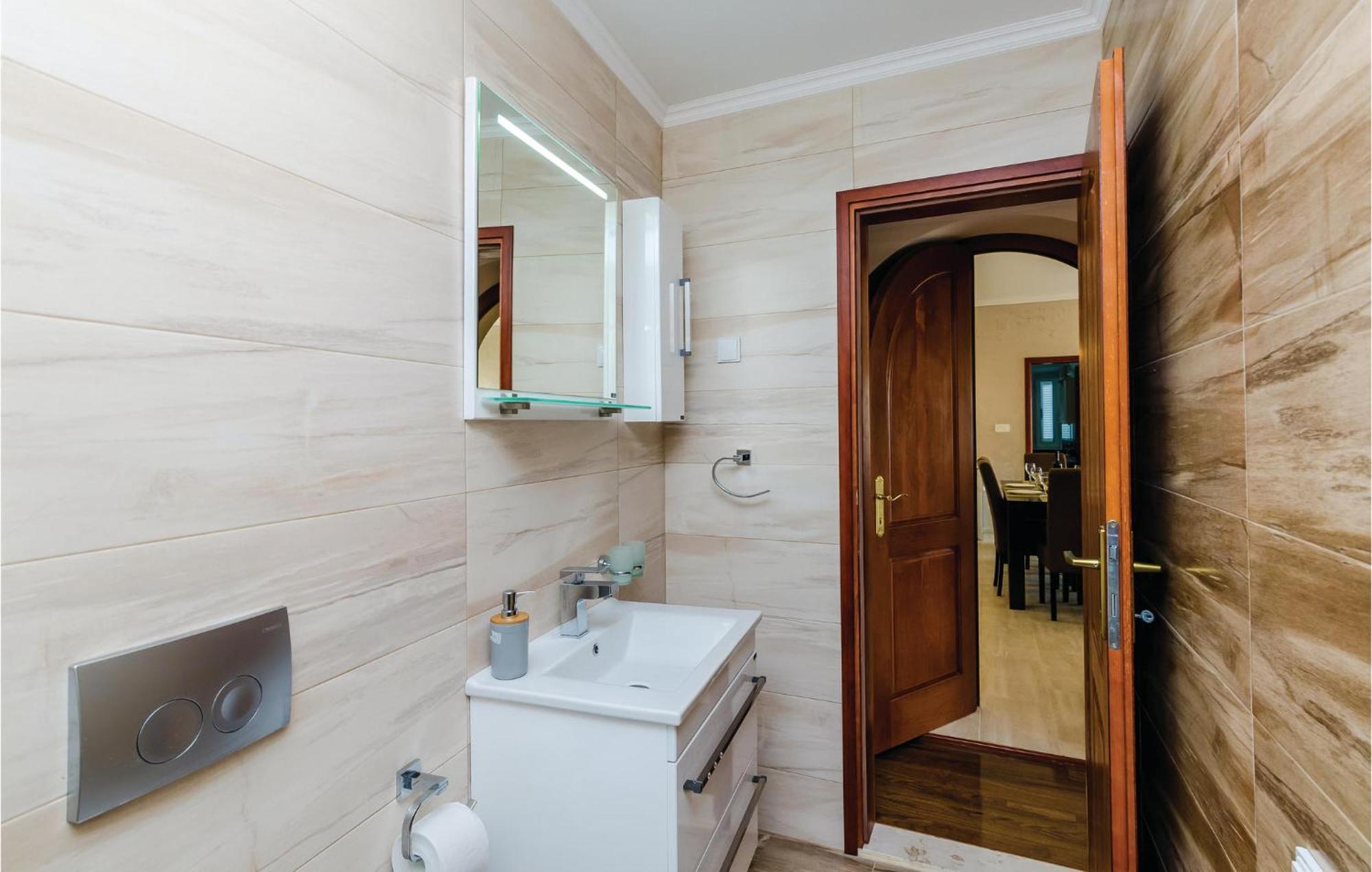Amazing Home In Herceg Novi With House Sea View المظهر الخارجي الصورة
