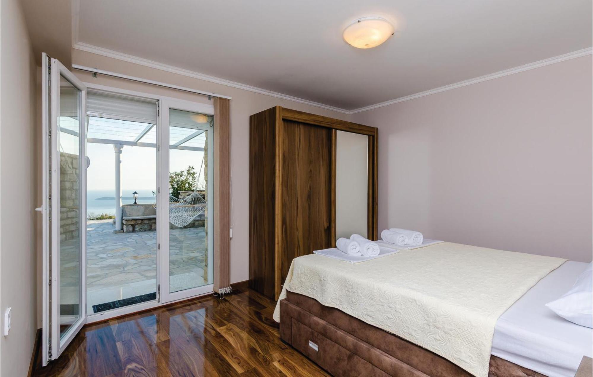Amazing Home In Herceg Novi With House Sea View المظهر الخارجي الصورة